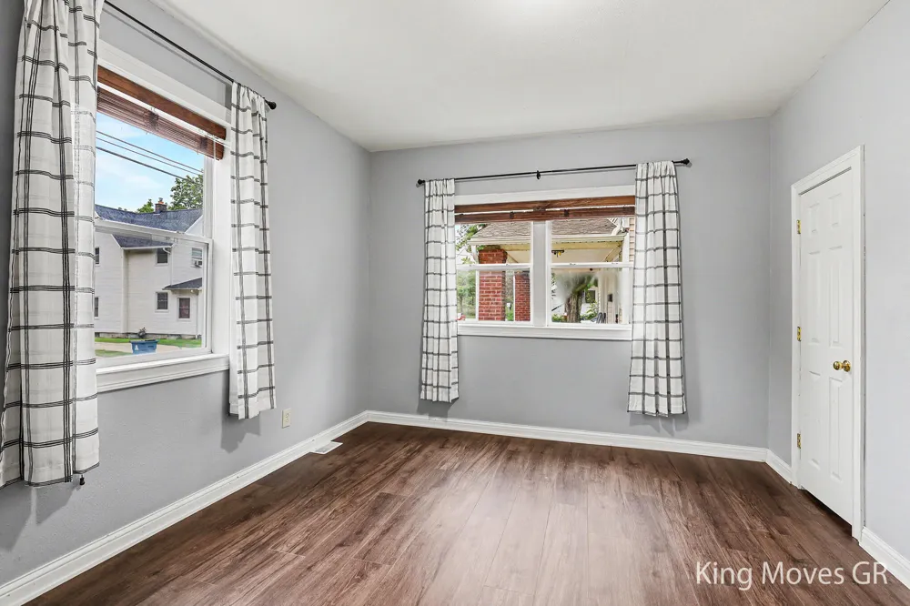 621 Davis Avenue NW Grand Rapids City, MI 49504