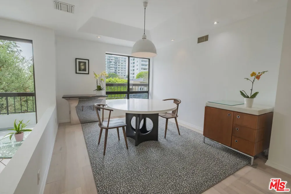 9033 Vista Grande Street #3 West Hollywood, CA 90069
