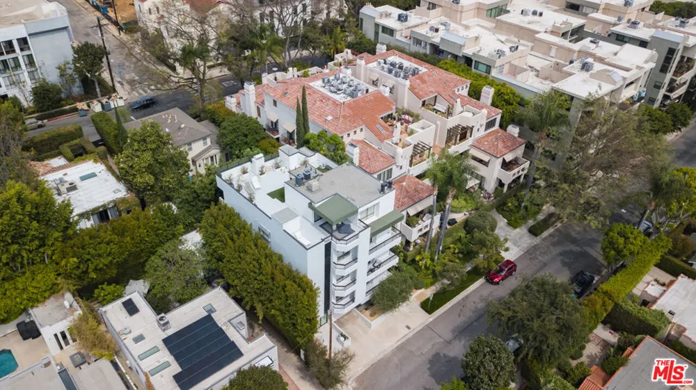 9033 Vista Grande Street #3 West Hollywood, CA 90069