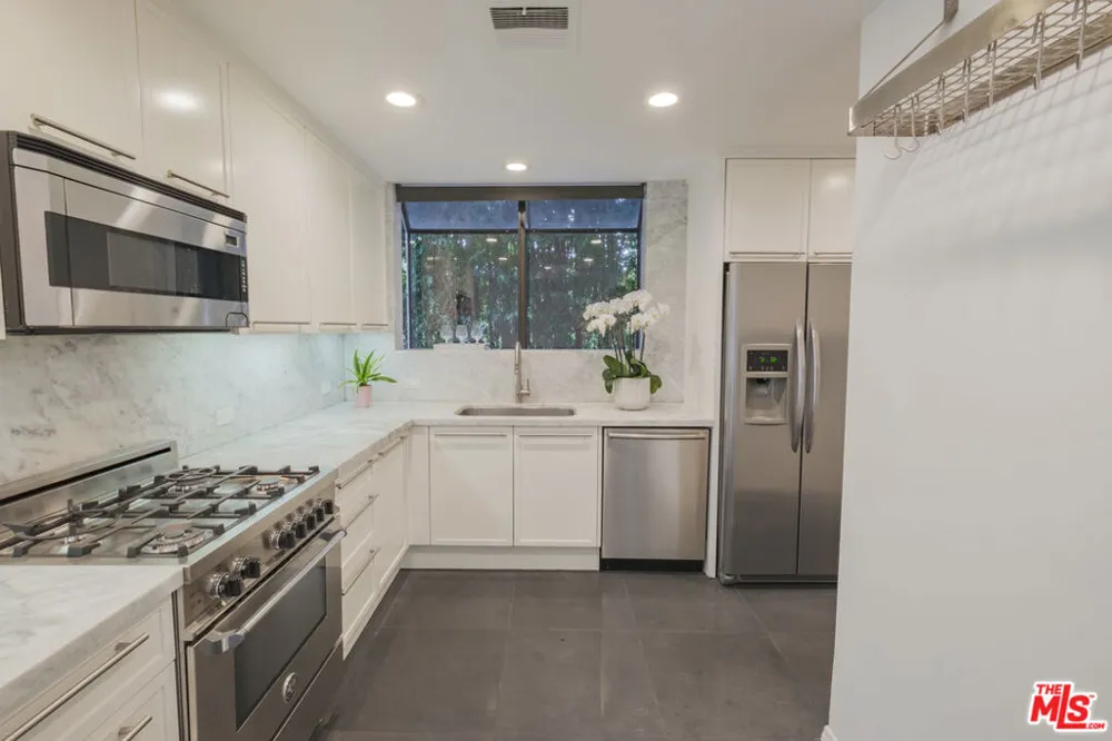 9033 Vista Grande Street #3 West Hollywood, CA 90069