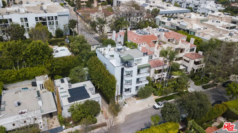 9033 Vista Grande Street #3 West Hollywood, CA 90069