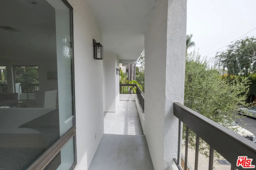 9033 Vista Grande Street #3 West Hollywood, CA 90069