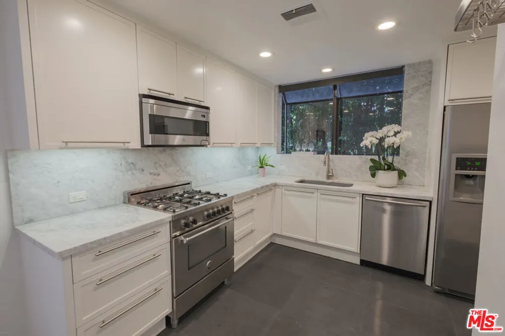 9033 Vista Grande Street #3 West Hollywood, CA 90069