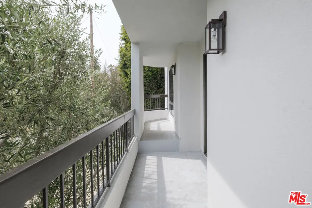9033 Vista Grande Street #3 West Hollywood, CA 90069