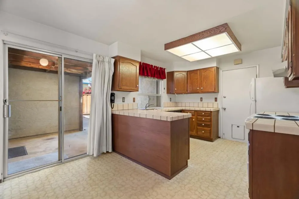 475 Vivienne Drive Watsonville, CA 95076