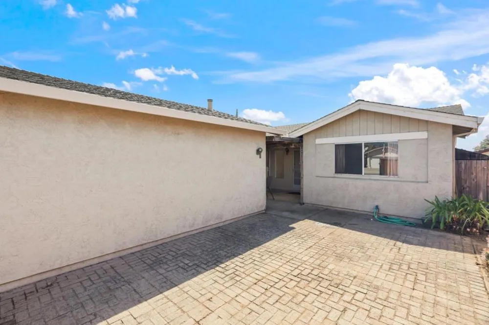 475 Vivienne Drive Watsonville, CA 95076