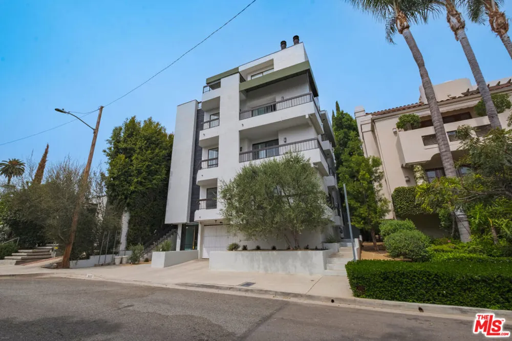 9033 Vista Grande Street #2 West Hollywood, CA 90069