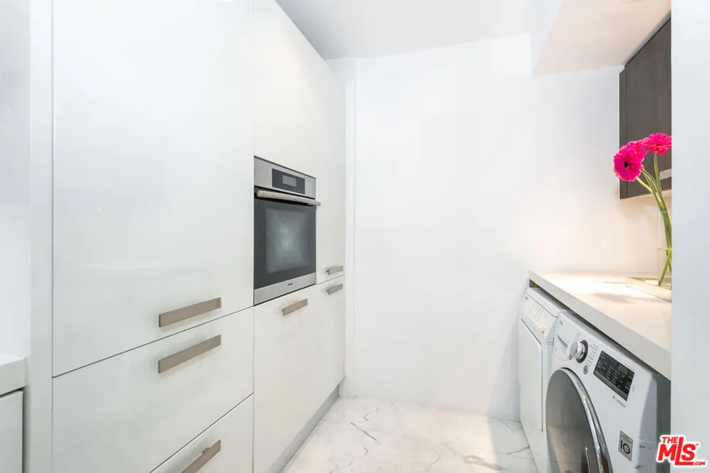 9033 Vista Grande Street #2 West Hollywood, CA 90069