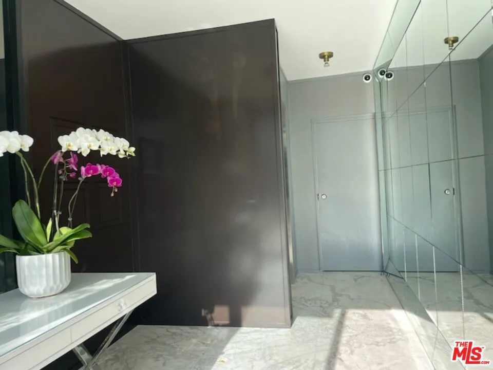 9033 Vista Grande Street #2 West Hollywood, CA 90069