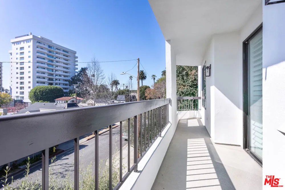 9033 Vista Grande Street #2 West Hollywood, CA 90069