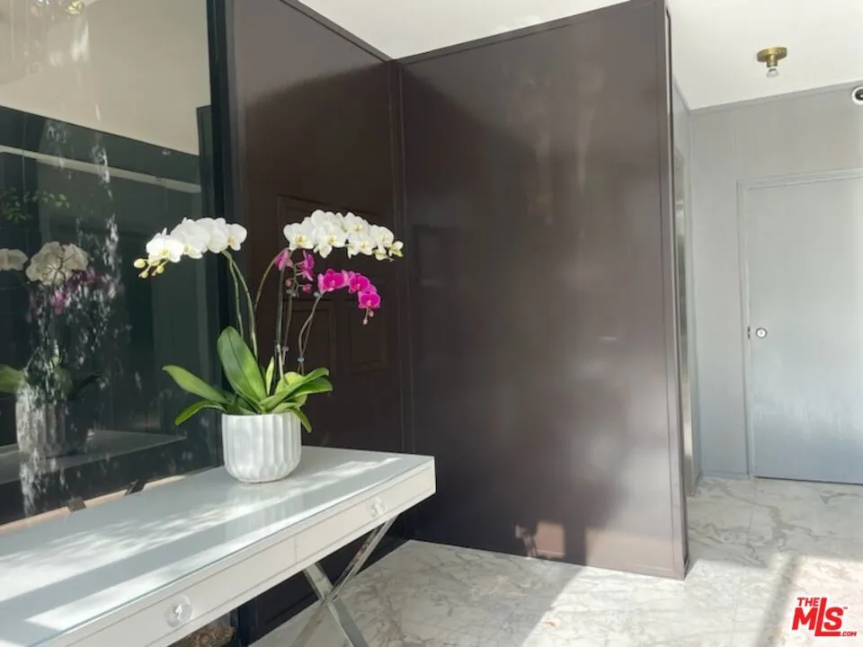 9033 Vista Grande Street #2 West Hollywood, CA 90069
