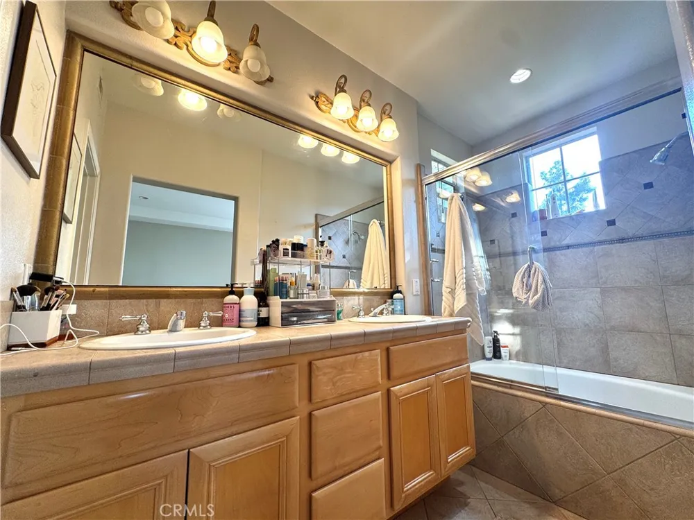 2940 Hogan Place Tustin, CA 92782