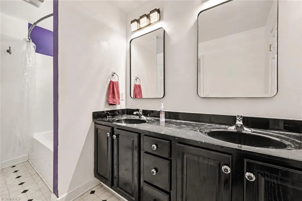 4141 Whispering Oaks Court Graham, NC 27253