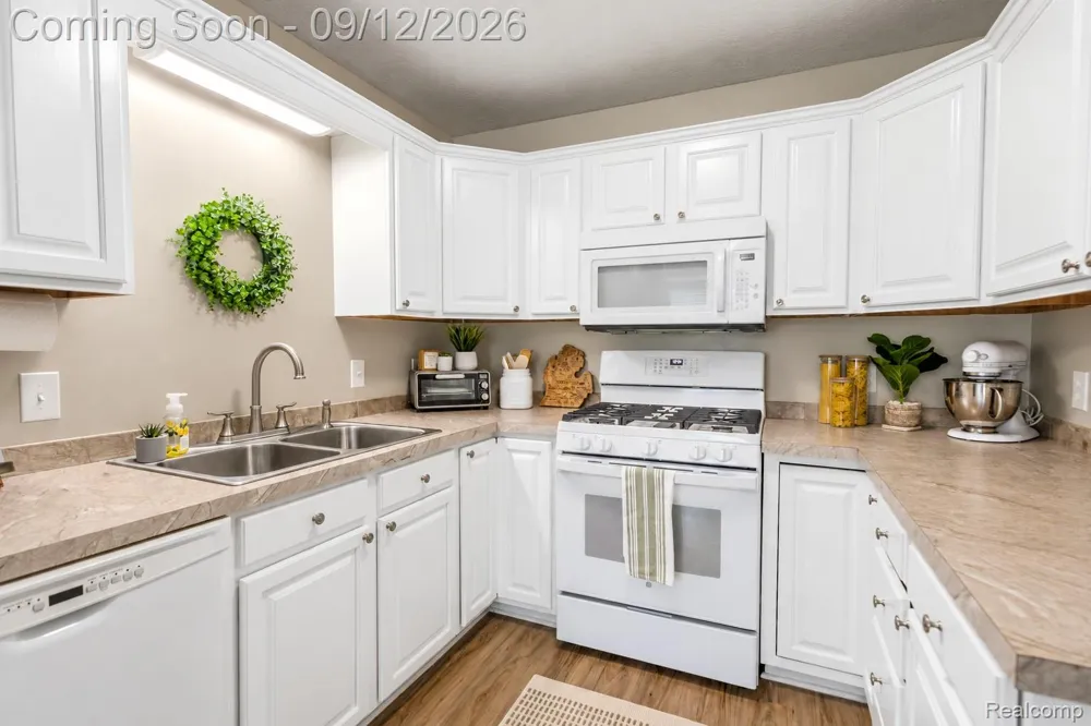 2887 Twelve Oaks Drive Eaton Township, MI 48813