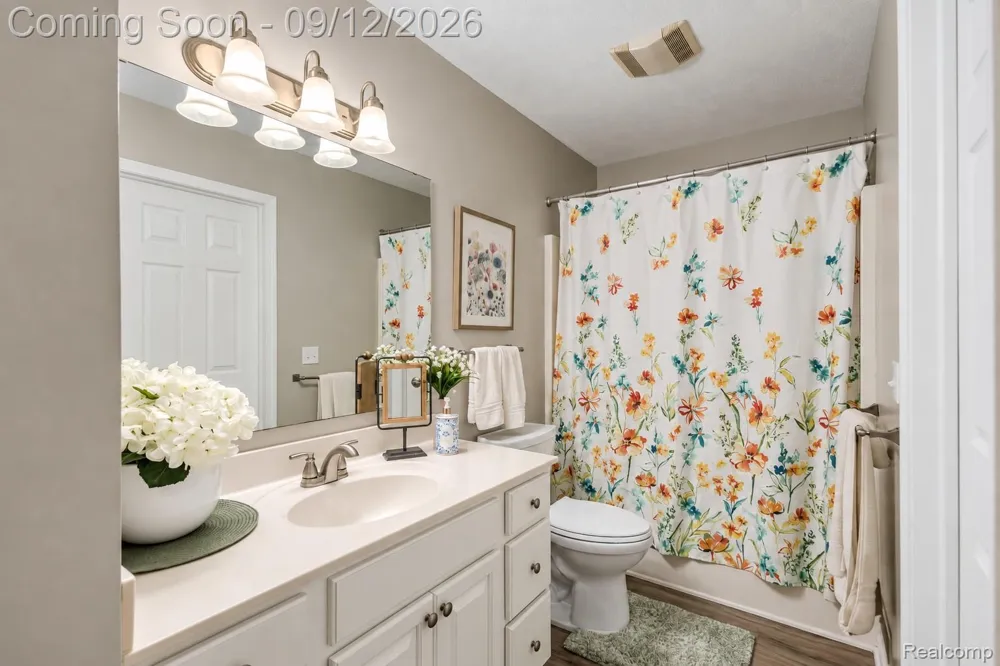 2887 Twelve Oaks Drive Eaton Township, MI 48813