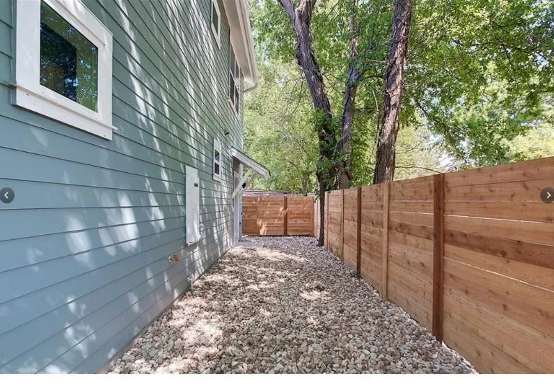 2821 Castro Street #2 Austin, TX 78702