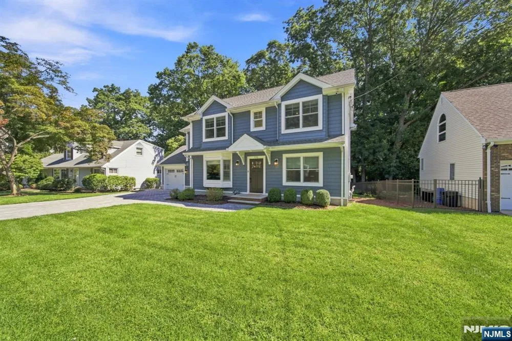 122 Spruce Street Midland Park, NJ 07432