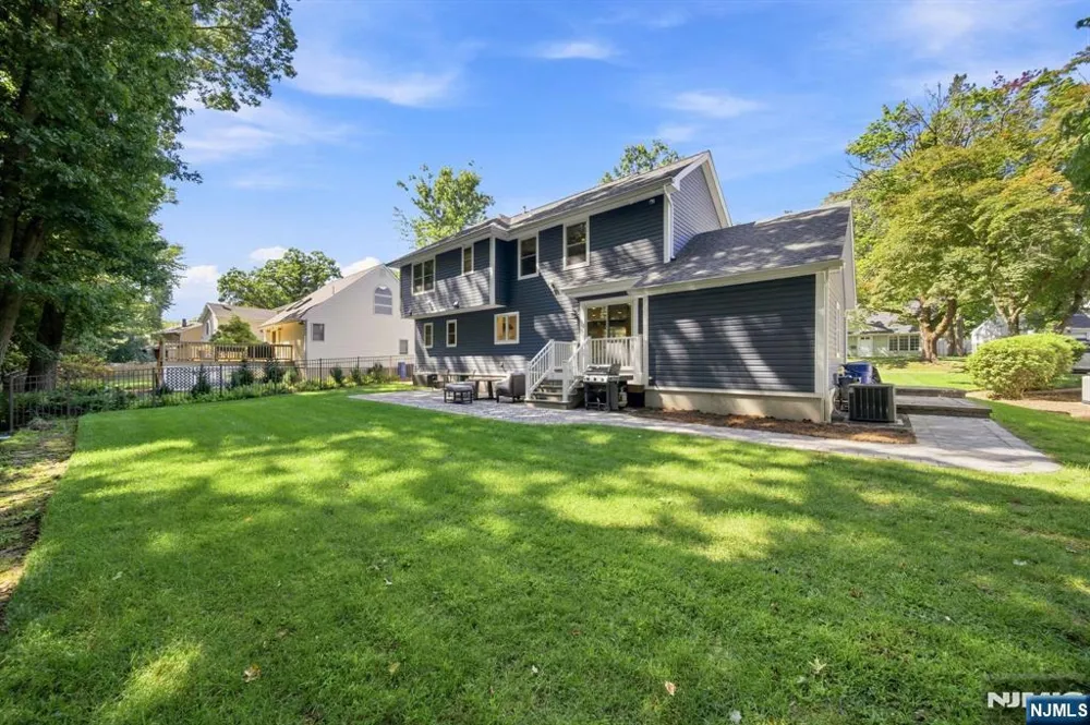 122 Spruce Street Midland Park, NJ 07432