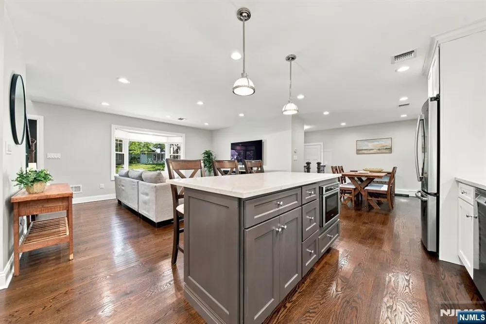 122 Spruce Street Midland Park, NJ 07432