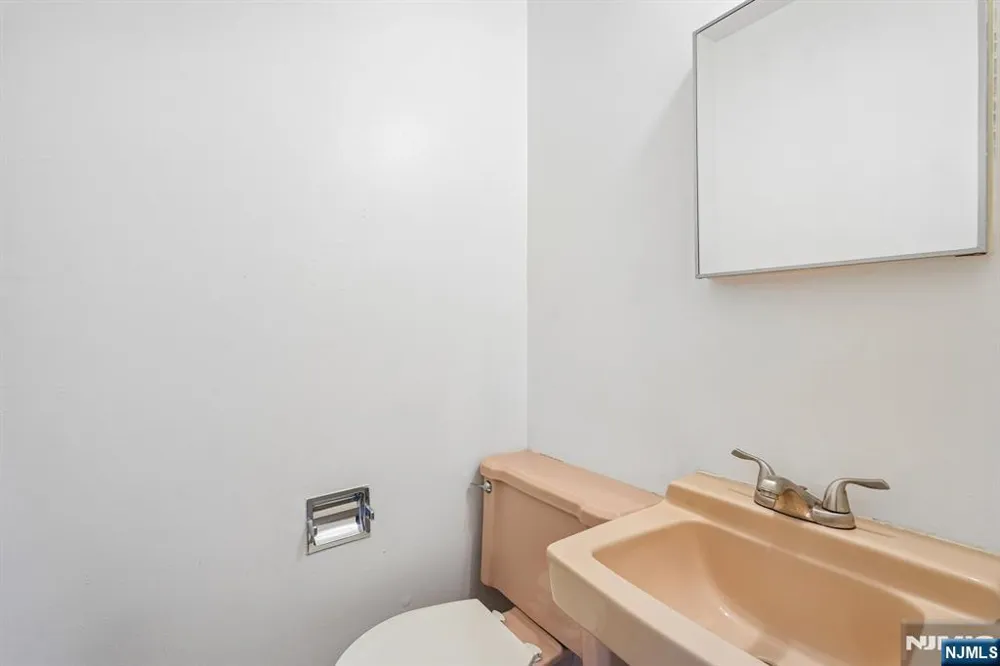 61 Knox Terrace 1A Wayne, NJ 07470