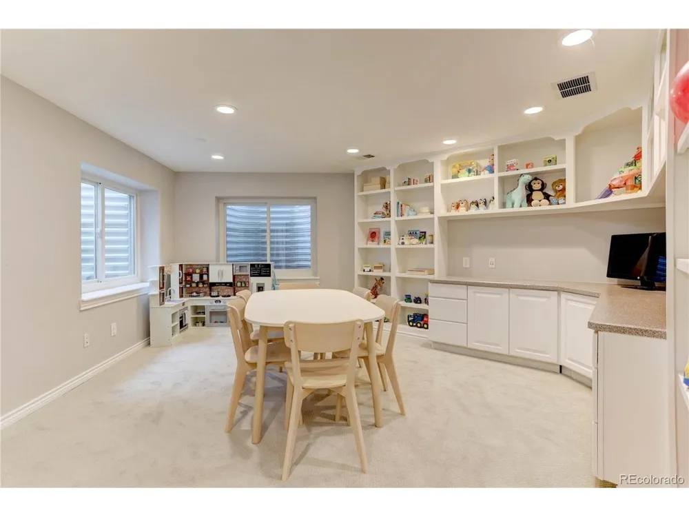 951 Courtland Place Highlands Ranch, CO 80126