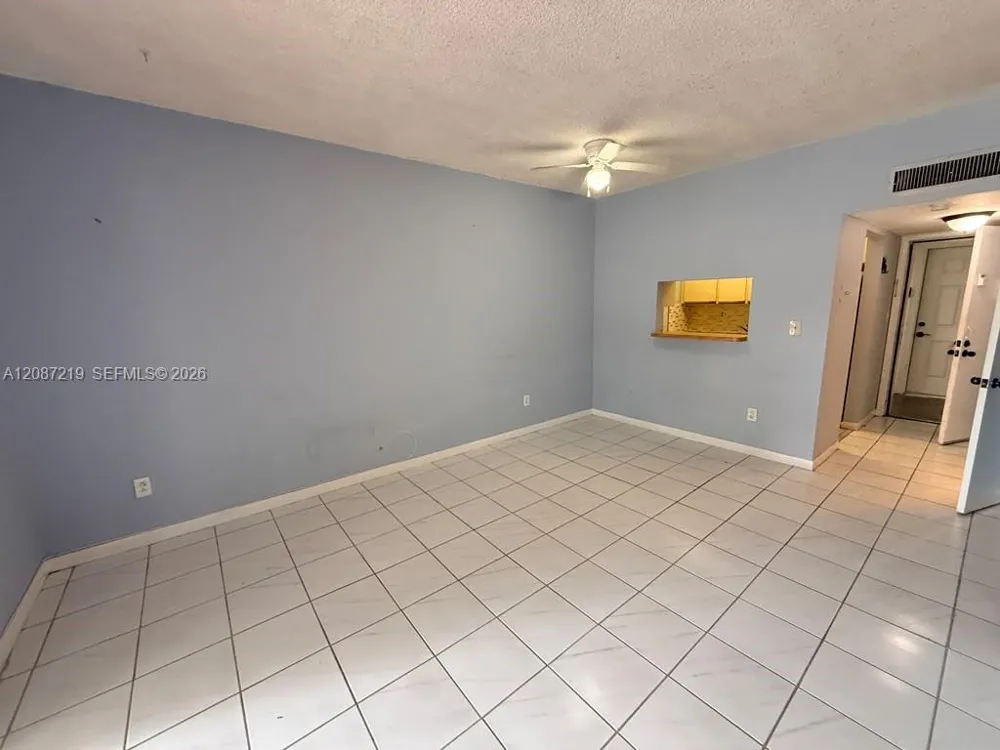 1255 W 53rd St #309 Hialeah, FL 33012