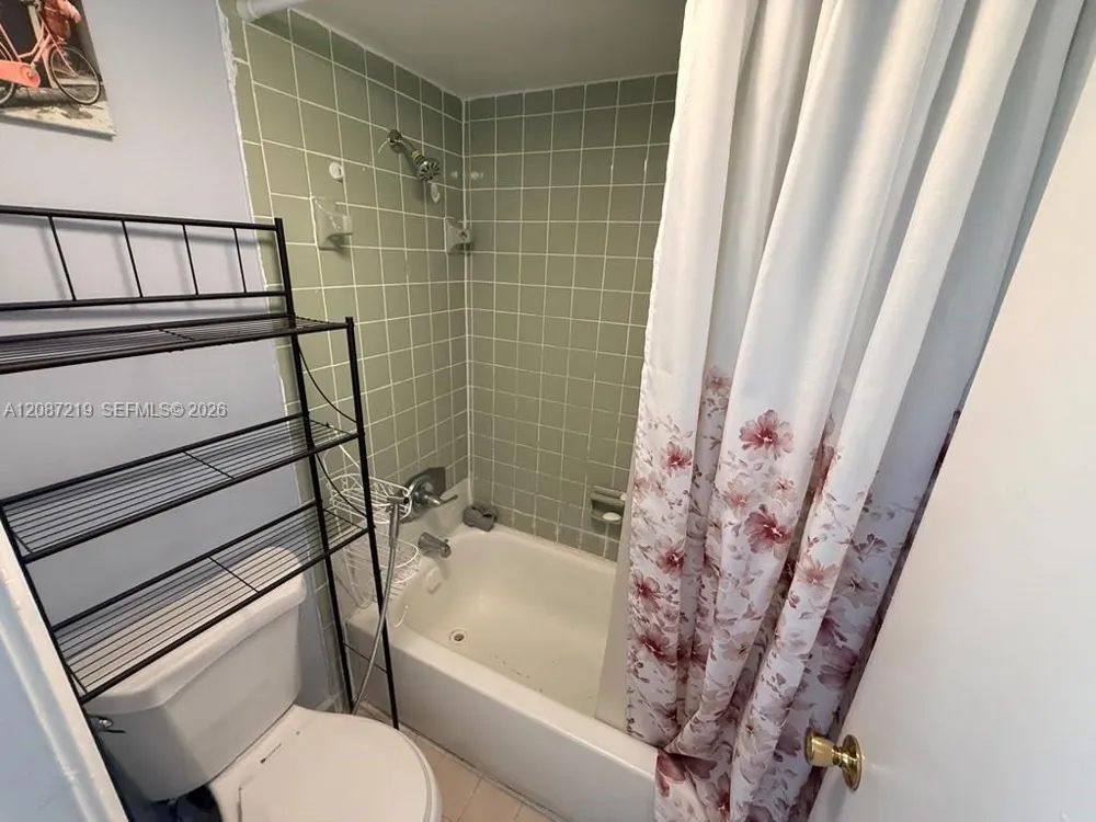 1255 W 53rd St #309 Hialeah, FL 33012