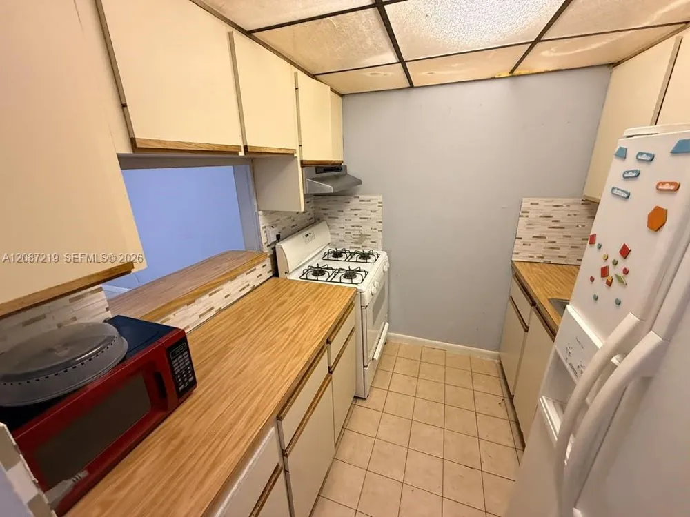 1255 W 53rd St #309 Hialeah, FL 33012
