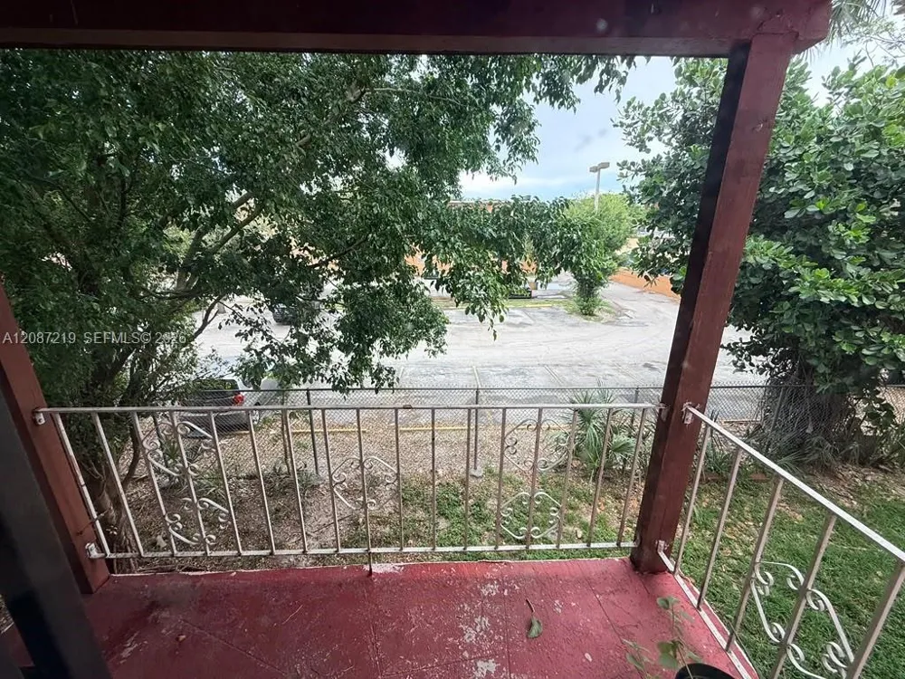 1255 W 53rd St #309 Hialeah, FL 33012