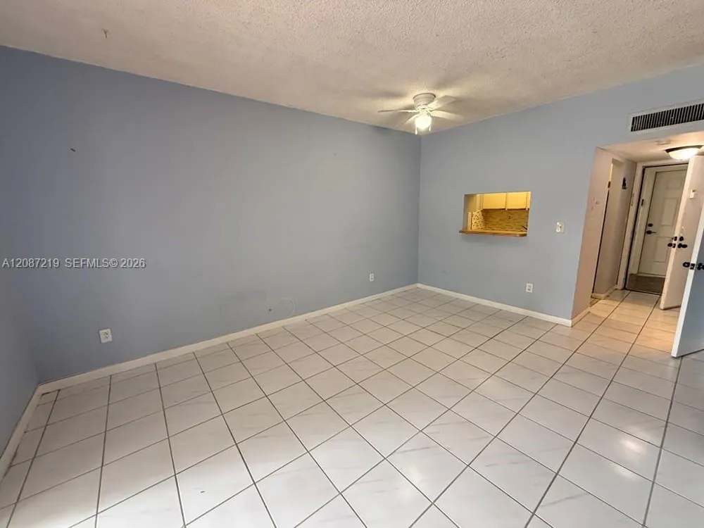1255 W 53rd St #309 Hialeah, FL 33012