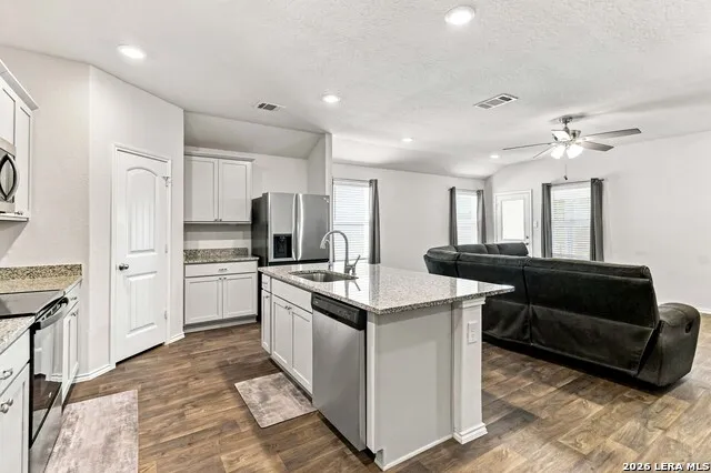 1017 NORWAY DR Seguin, TX 78155