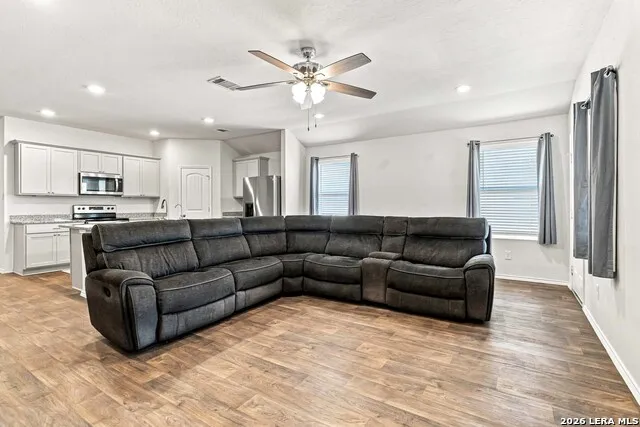 1017 NORWAY DR Seguin, TX 78155