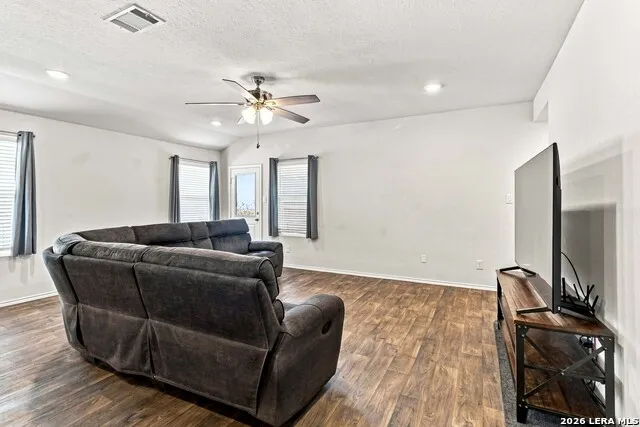 1017 NORWAY DR Seguin, TX 78155