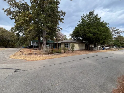 913 Woodland Trail