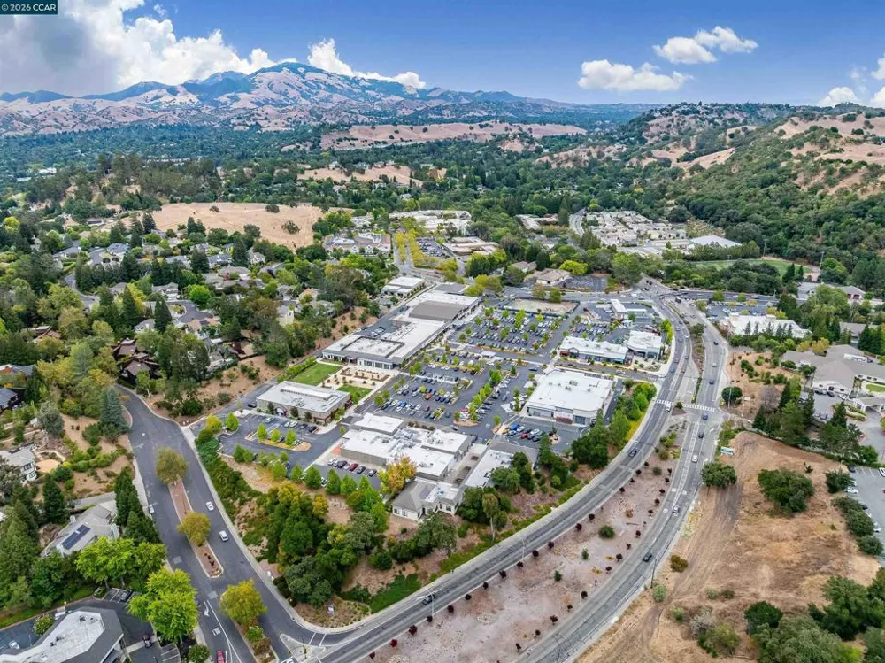 1748 Golden Rain Rd #5 Walnut Creek, CA 94595