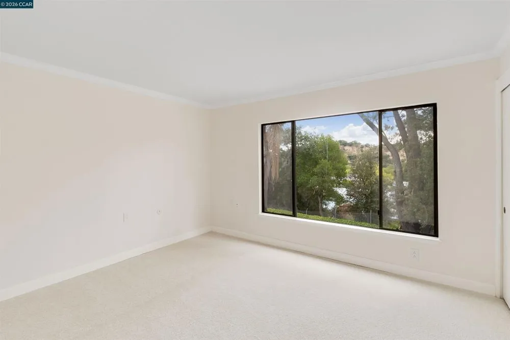 1748 Golden Rain Rd #5 Walnut Creek, CA 94595