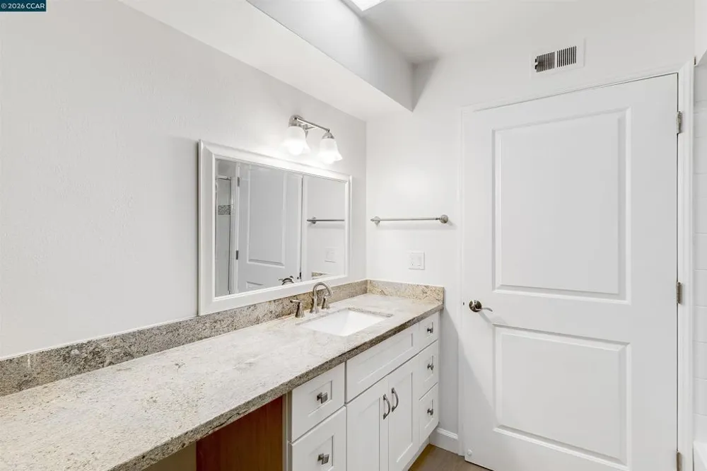 1748 Golden Rain Rd #5 Walnut Creek, CA 94595