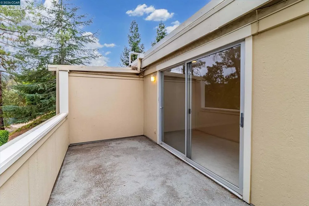 1748 Golden Rain Rd #5 Walnut Creek, CA 94595