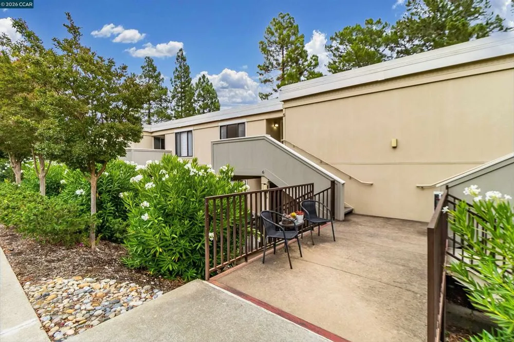 1748 Golden Rain Rd #5 Walnut Creek, CA 94595