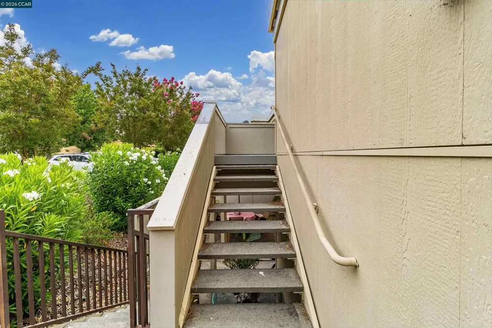 1748 Golden Rain Rd #5 Walnut Creek, CA 94595
