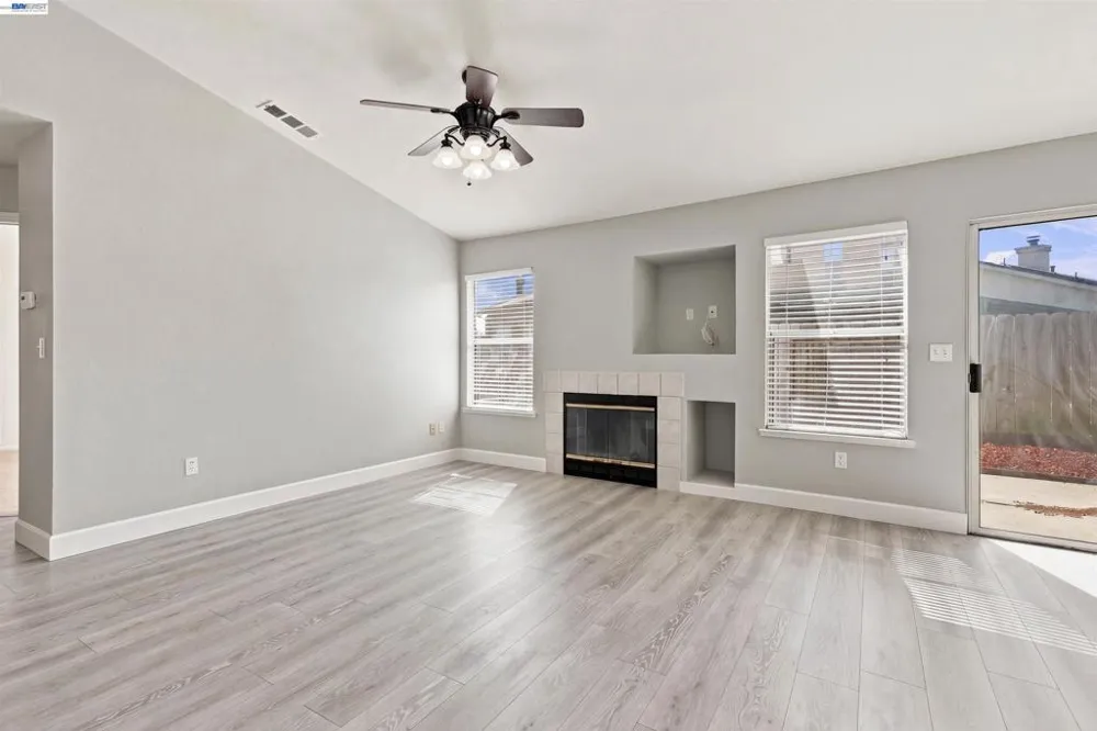 2422 Presidente St Stockton, CA 95210