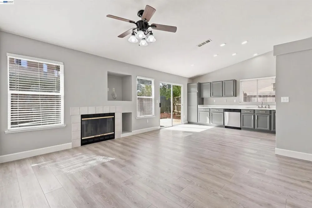 2422 Presidente St Stockton, CA 95210