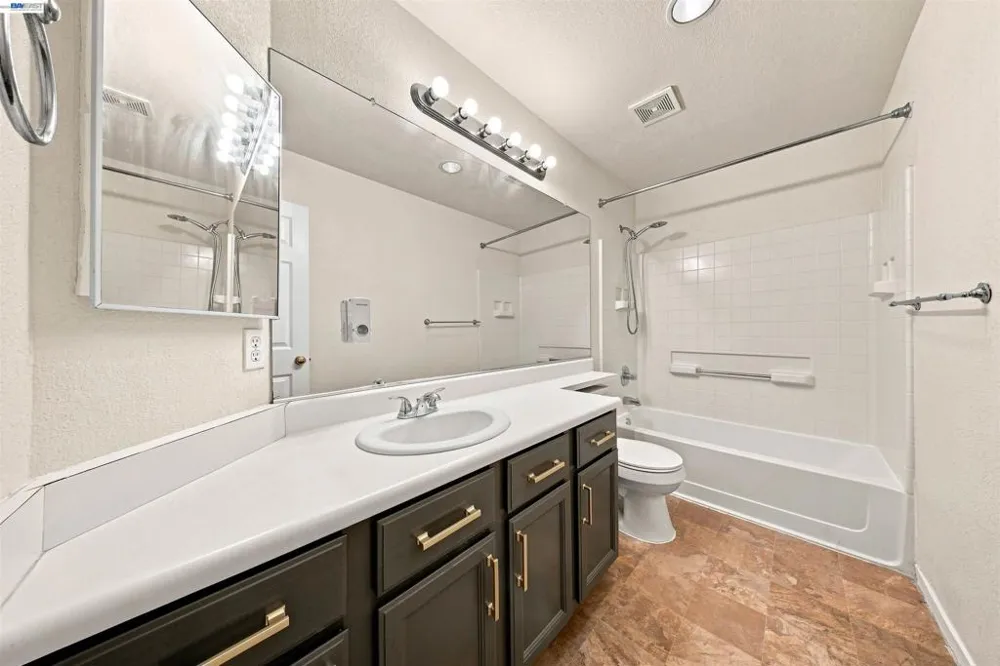 2422 Presidente St Stockton, CA 95210