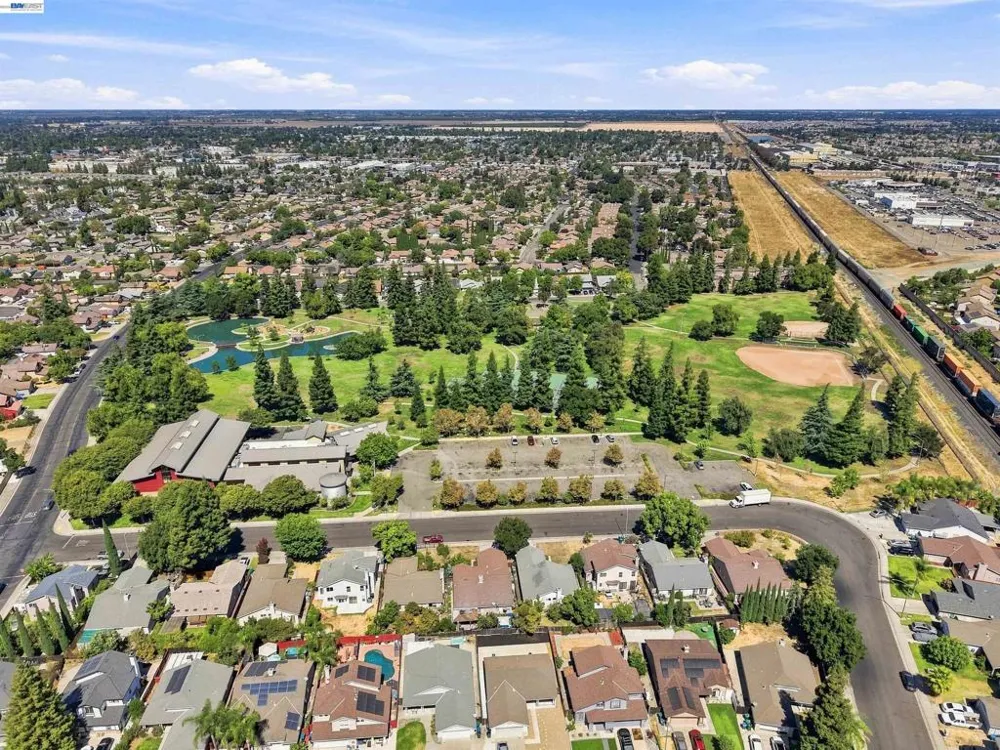 2422 Presidente St Stockton, CA 95210