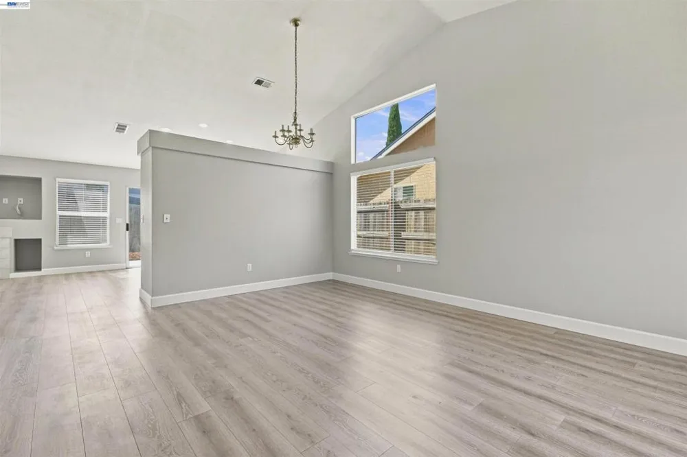 2422 Presidente St Stockton, CA 95210