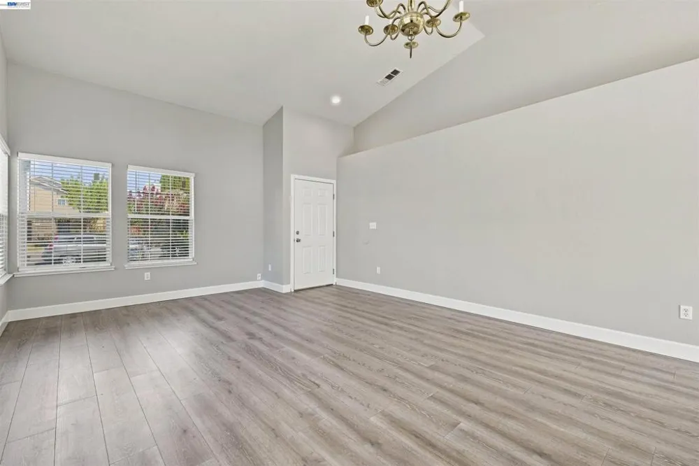 2422 Presidente St Stockton, CA 95210
