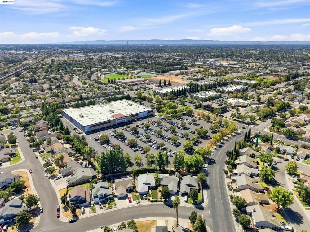 2422 Presidente St Stockton, CA 95210