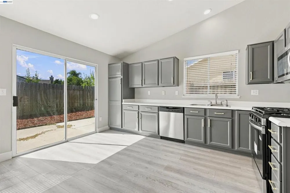 2422 Presidente St Stockton, CA 95210