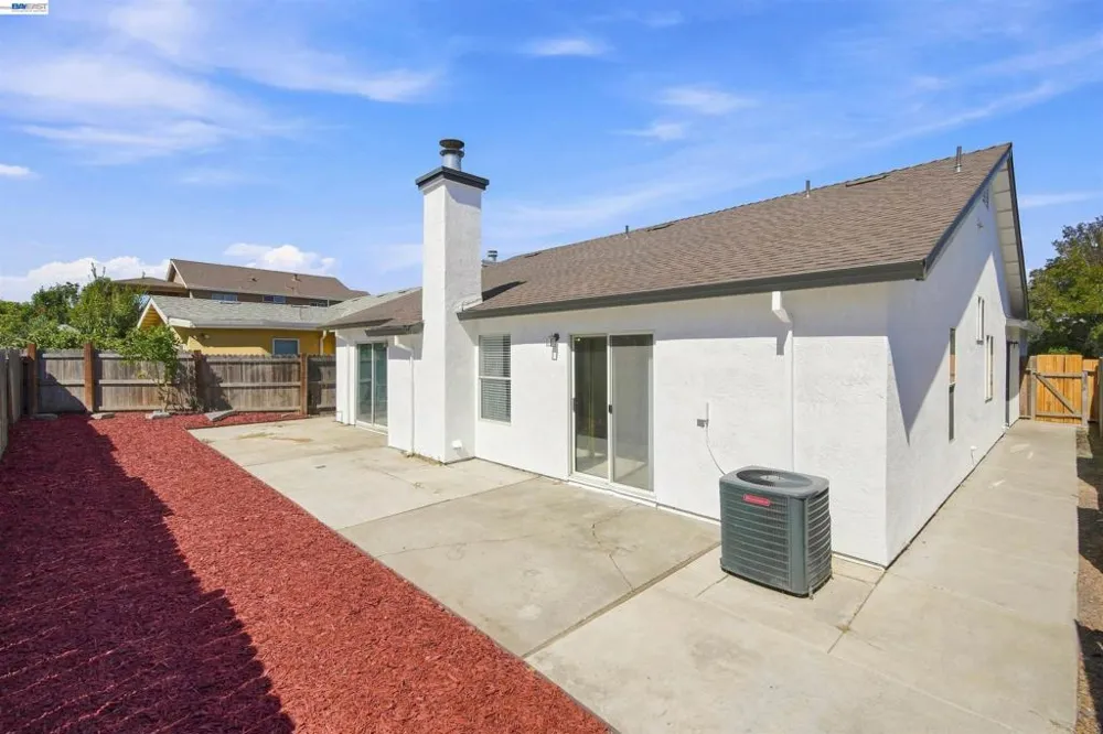 2422 Presidente St Stockton, CA 95210