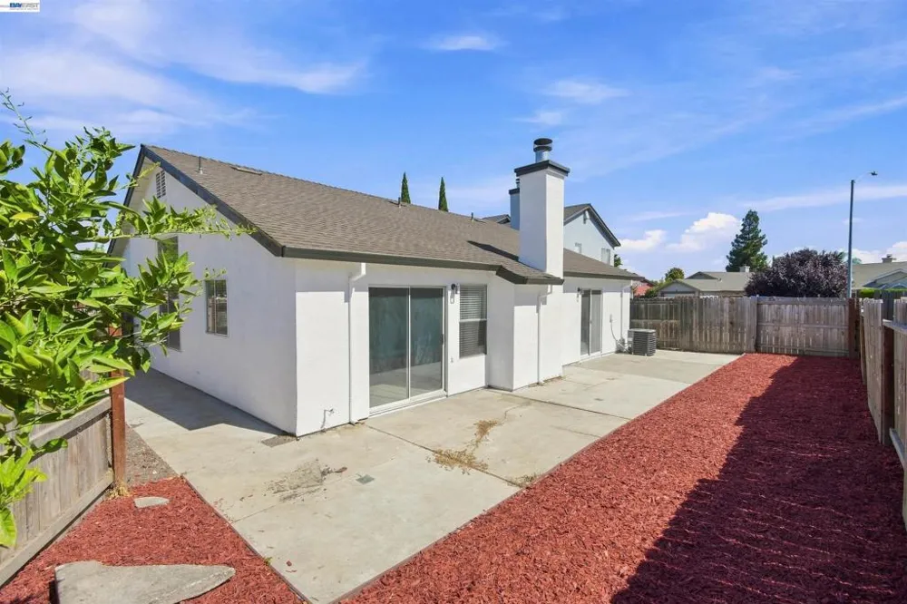 2422 Presidente St Stockton, CA 95210